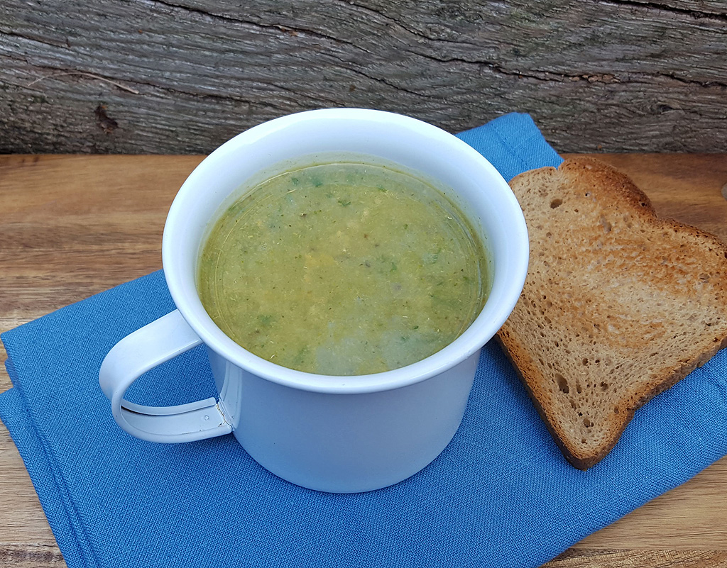 Fokhagymás sült padlizsán és brokkoli leves