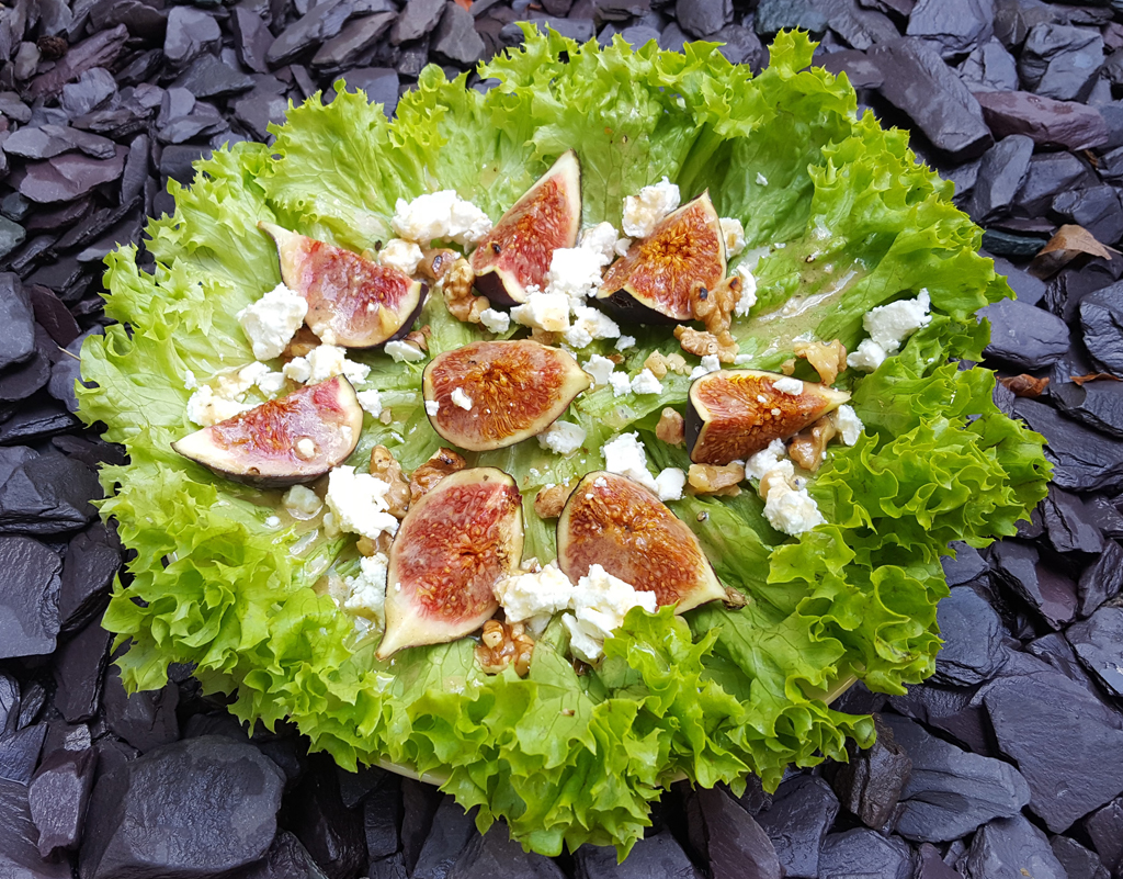 Füge és feta saláta