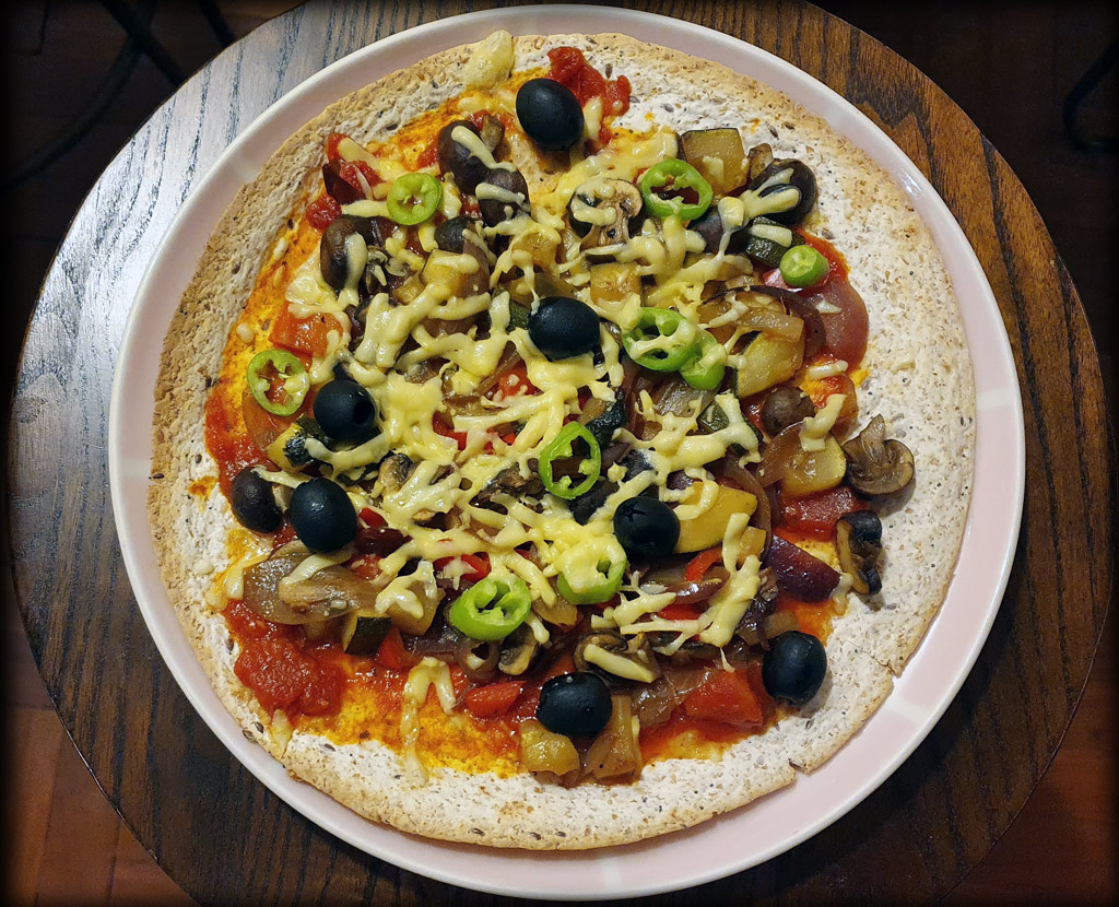 Gombás-cukkinis tortilla pizza