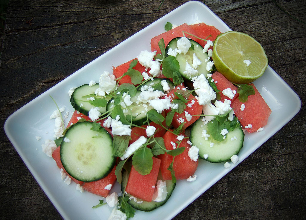 Görögdinnye, feta és uborka saláta