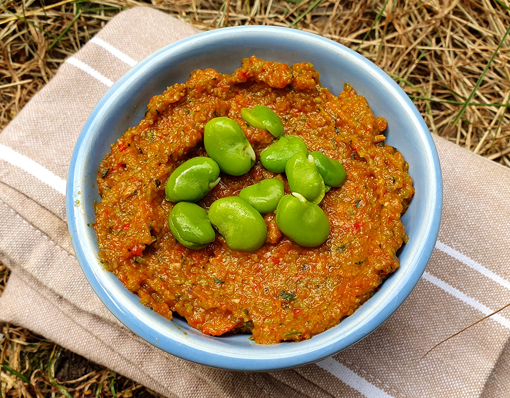 Grillezett paprika és lóbab krém