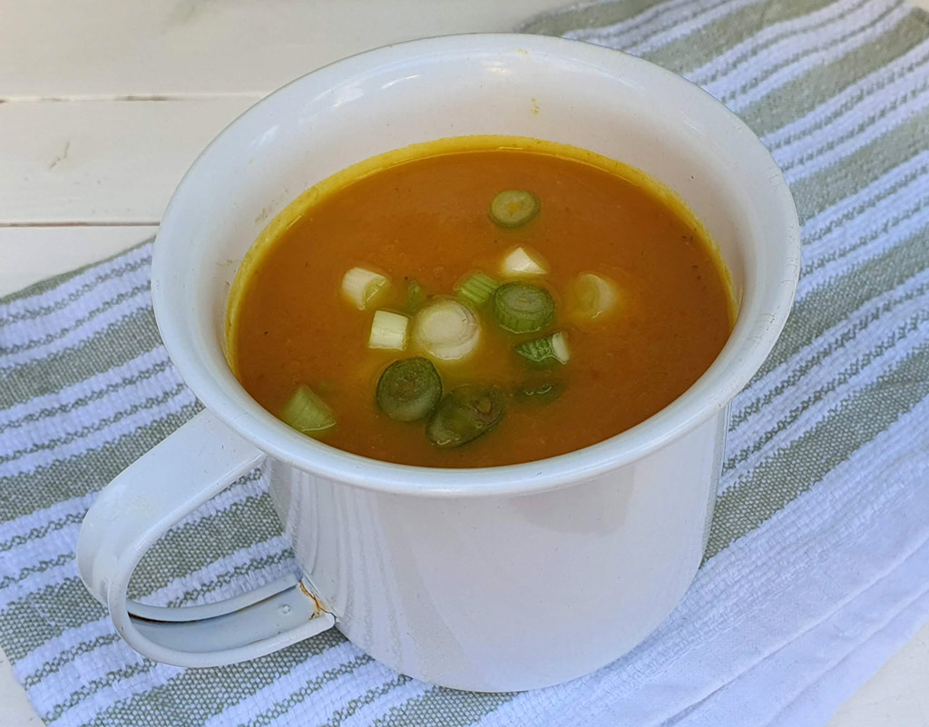 Gyömbéres-kurkumás sárgarépa leves