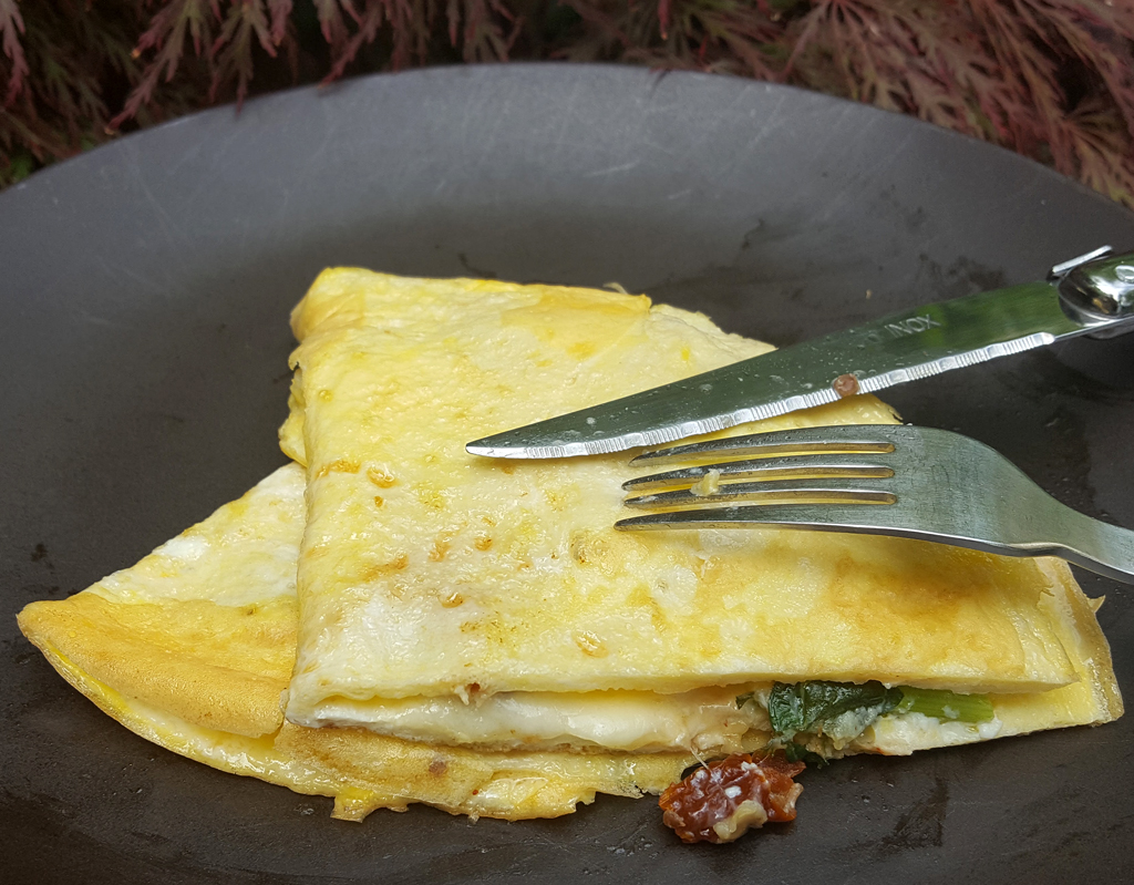 Mozzarella és aszalt paradicsom omlett