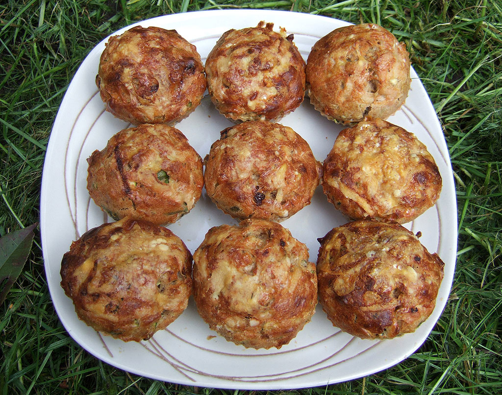 Sajtos-cukkinis muffin