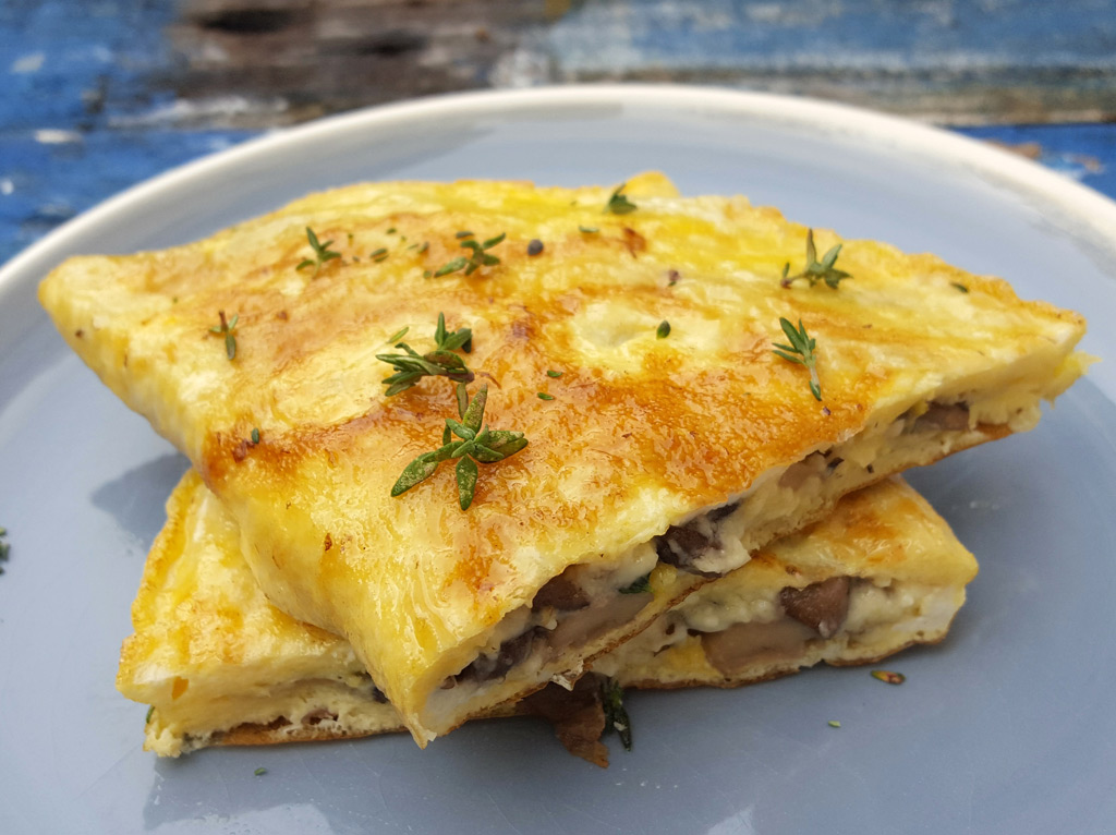 Sajtos-gombás omlett
